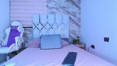 Snapshot of colett_hall chatting on 06/26/26, 12:53 colett online show from 06/26/26, 12:53
