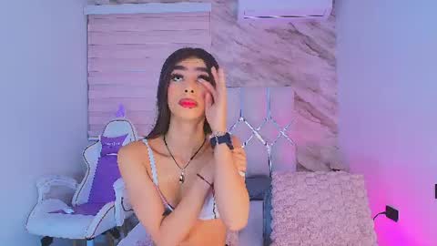 Snapshot of colett_hall chatting on 07/07/26, 11:58 colett online show from 07/07/26, 11:58