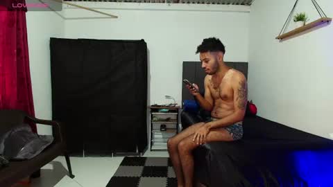 Snapshot of colinlatinbrown chatting on 06/12/26, 02:05 IG online show from 06/12/26, 02:05