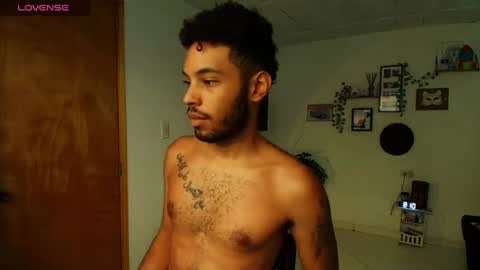 Snapshot of colinlatinbrown chatting on 06/24/26, 01:10 IG online show from 06/24/26, 01:10