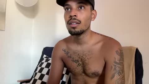 Snapshot of colinlatinbrown chatting on 07/25/26, 05:21 IG online show from 07/25/26, 05:21