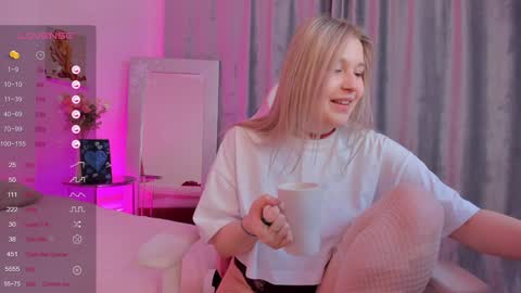 Collen Mon Tue Wed Thu Fri GMT 3 0300am - 0900am  online show from 01/19/25, 10:17