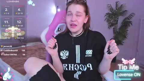 Collen Mon Tue Wed Thu Fri GMT 3 0300am - 0900am  online show from 11/15/25, 05:49