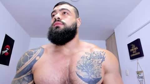 Snapshot of college_muscle_ass chatting on 07/31/26, 10:25 college_muscle_ass online show from 07/31/26, 10:25