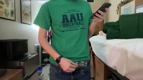 collegetwinky6769 online show from 02/09/26, 08:57