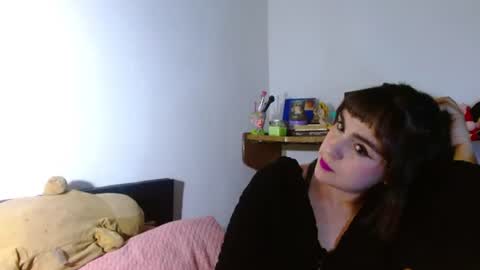 Snapshot of collette_beaufoy chatting on 06/15/26, 05:09 Collette online show from 06/15/26, 05:09