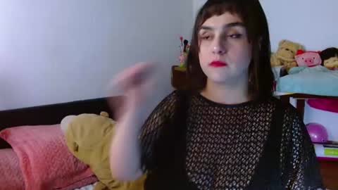 Snapshot of collette_beaufoy chatting on 07/18/26, 12:15 Collette online show from 07/18/26, 12:15