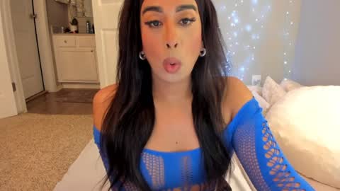 Snapshot of colombiantexas chatting on 06/03/26, 01:52 ........ Instagram Lorysexys online show from 06/03/26, 01:52
