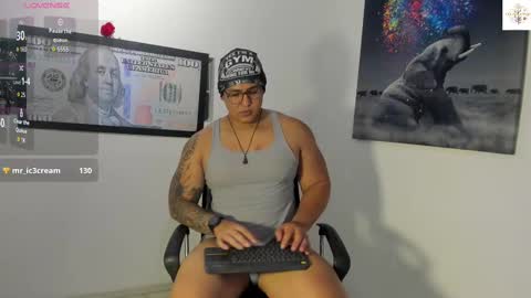 coltonmassif_ online show from 11/11/25, 12:43