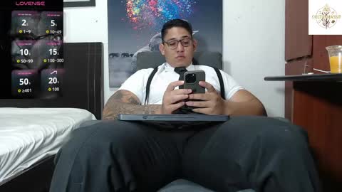 Snapshot of coltonmassif_ chatting on 05/31/26, 02:35 coltonmassif_ online show from 05/31/26, 02:35