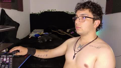 Snapshot of comandantepajas chatting on 04/04/26, 01:37 Alejandro online show from 04/04/26, 01:37