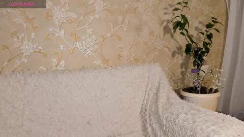 Mia online show from 10/15/25, 08:09