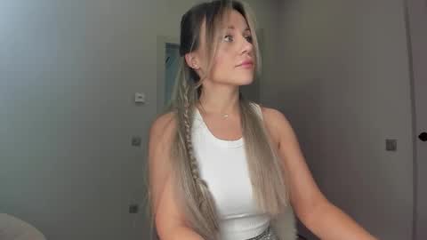 Snapshot of cometoseeme_ chatting on 09/10/25, 03:34 Alice online show from 09/10/25, 03:34