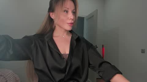 Snapshot of cometoseeme_ chatting on 09/13/25, 12:49 Alice online show from 09/13/25, 12:49