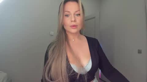 Snapshot of cometoseeme_ chatting on 09/14/25, 04:17 Alice online show from 09/14/25, 04:17