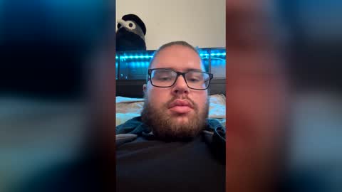 Snapshot of comfortable_bite chatting on 12/15/25, 10:25 Comfortable bite online show from 12/15/25, 10:25