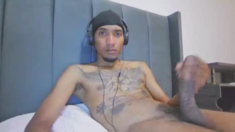 Snapshot of comoseria1927realg4life chatting on 04/29/26, 05:00 comoseria1927realg4life online show from 04/29/26, 05:00