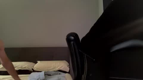 Snapshot of con8188 chatting on 11/04/25, 04:22 con8188 online show from 11/04/25, 04:22