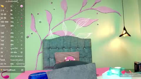 C O N N I E online show from 03/11/25, 06:52