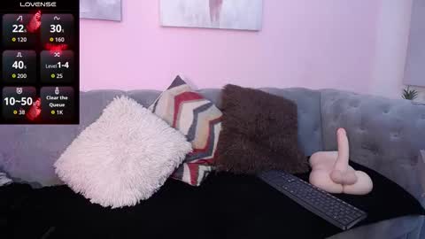 Connie online show from 11/28/25, 10:23