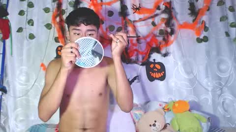 connor_michael online show from 10/13/25, 06:19