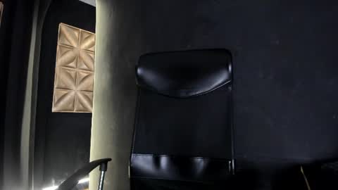 Snapshot of connywellss chatting on 06/11/26, 12:32 Nilo Solem online show from 06/11/26, 12:32