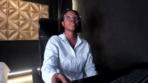 Snapshot of connywellss chatting on 07/15/26, 07:19 Nilo Solem online show from 07/15/26, 07:19