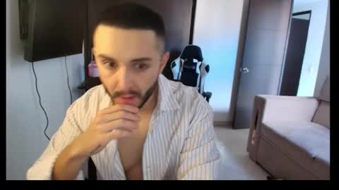 Snapshot of conradgrayson78 chatting on 11/09/25, 09:13 conradgrayson78 leonandresough online show from 11/09/25, 09:13