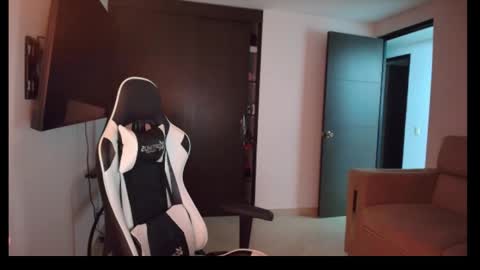 Snapshot of conradgrayson78 chatting on 11/12/25, 11:36 conradgrayson78 leonandresough online show from 11/12/25, 11:36