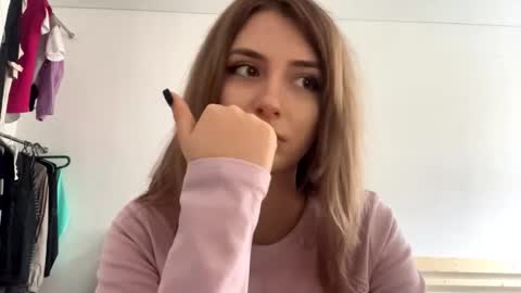 Amelia online show from 02/19/26, 12:34