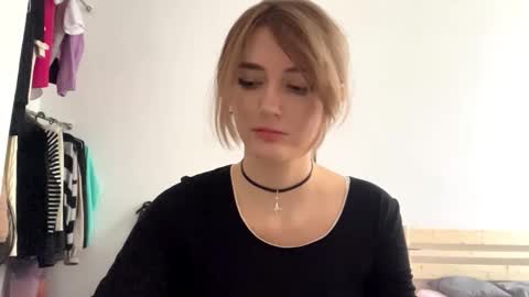 Amelia online show from 02/26/26, 12:26