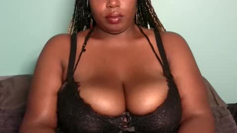 Cookie1019 online show from 10/22/25, 04:07