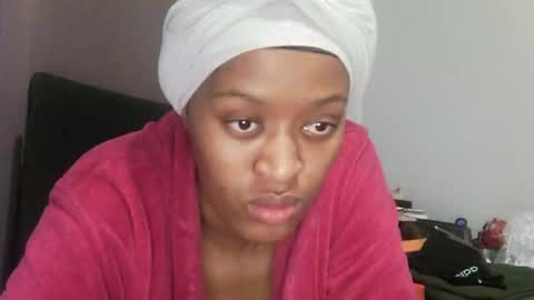 cookiecandyx online show from 11/06/25, 10:43