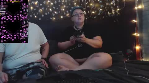 Snapshot of cookieswiper chatting on 10/24/25, 01:03 cookieswiper online show from 10/24/25, 01:03