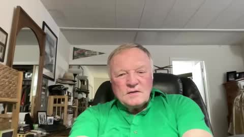 Snapshot of cookoosnest chatting on 12/22/24, 05:45 cookoosnest online show from 12/22/24, 05:45