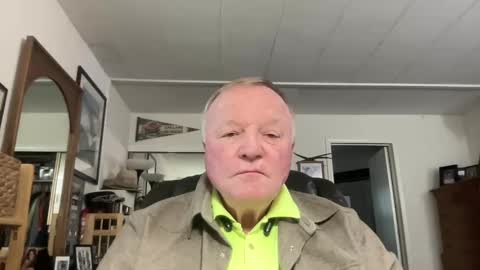 Snapshot of cookoosnest chatting on 01/15/25, 12:30 cookoosnest online show from 01/15/25, 12:30