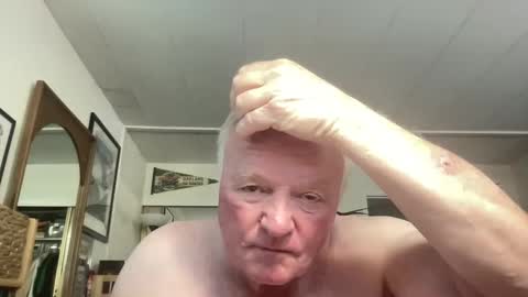 Snapshot of cookoosnest chatting on 09/23/25, 12:02 cookoosnest online show from 09/23/25, 12:02