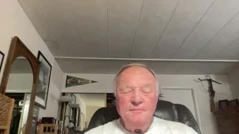 Snapshot of cookoosnest chatting on 09/26/25, 03:21 cookoosnest online show from 09/26/25, 03:21