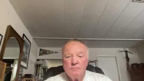 Snapshot of cookoosnest chatting on 09/29/25, 04:17 cookoosnest online show from 09/29/25, 04:17