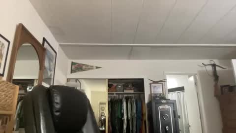 Snapshot of cookoosnest chatting on 10/04/25, 04:43 cookoosnest online show from 10/04/25, 04:43