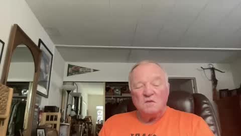 Snapshot of cookoosnest chatting on 10/05/25, 03:10 cookoosnest online show from 10/05/25, 03:10