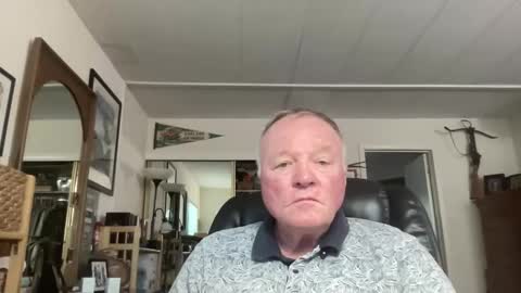 Snapshot of cookoosnest chatting on 10/28/25, 12:03 cookoosnest online show from 10/28/25, 12:03