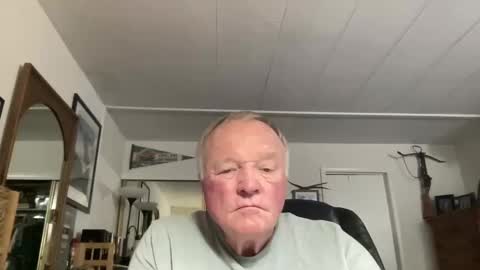 Snapshot of cookoosnest chatting on 10/30/25, 05:53 cookoosnest online show from 10/30/25, 05:53