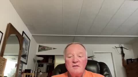 Snapshot of cookoosnest chatting on 11/08/25, 12:55 cookoosnest online show from 11/08/25, 12:55