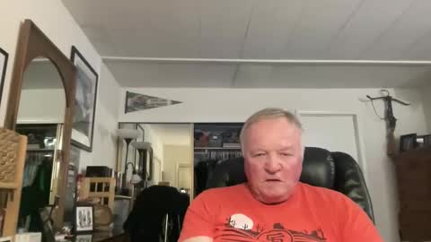 cookoosnest online show from 11/14/25, 04:00