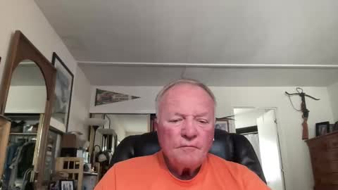 Snapshot of cookoosnest chatting on 06/05/26, 11:54 cookoosnest online show from 06/05/26, 11:54