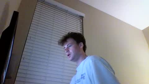 cooldude122222 online show from 02/19/25, 12:57