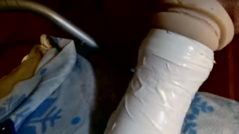 Snapshot of coozman61 chatting on 12/15/25, 10:08 coozman61 online show from 12/15/25, 10:08