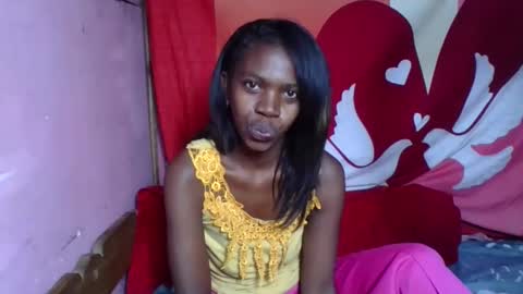 coquine_lara online show from 05/13/26, 02:09