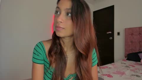 Snapshot of cora22_ chatting on 06/05/26, 01:39 CORA online show from 06/05/26, 01:39